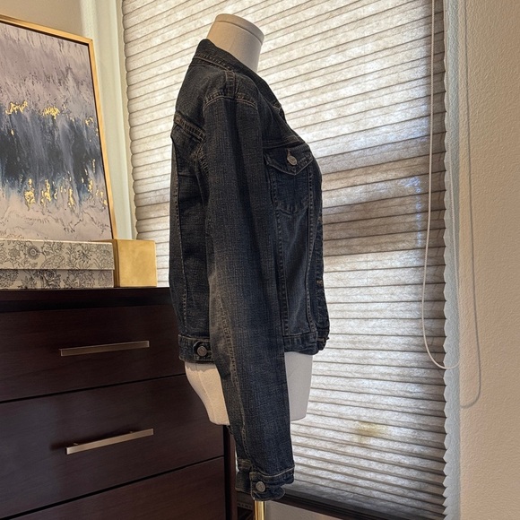 Forever 21 Dark Wash Stretchy Denim Jacket. Size M - Picture 3 of 7